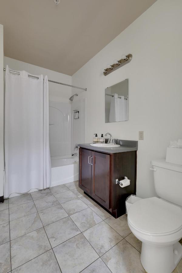 Apartment With King Bed In Downtown לואיוויל מראה חיצוני תמונה